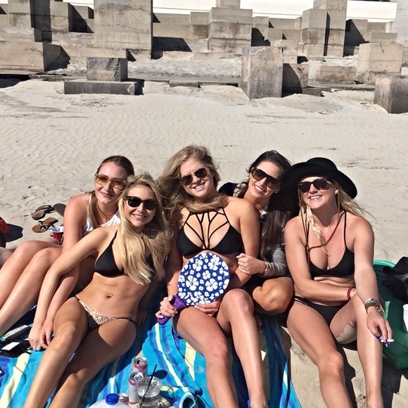 Meet your Posher, Sarah! 💁🏼💕 - Picture 7 of 8